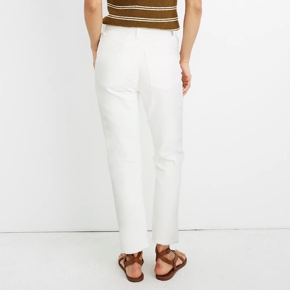 The High-Rise Slim Boyjean in Tile White - Picture 2 of 9